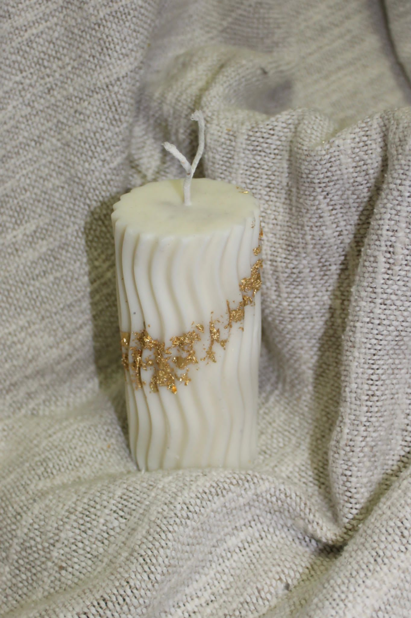 Spiral and Metallic Havdalah Candle- White and Gold